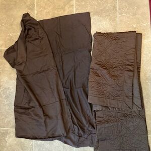 King shams and pillowcases